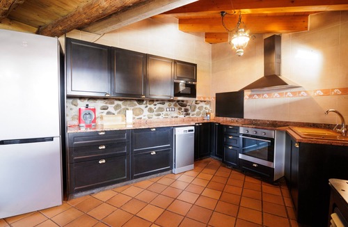Puigcerda Ski Chalet | Chalet 'Can Ricart' with Private Terrace, Wi-Fi and Air Conditioning