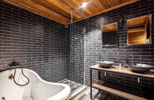 Les Brevieres Ski Chalet | Chalet Carte Blanche - Raven