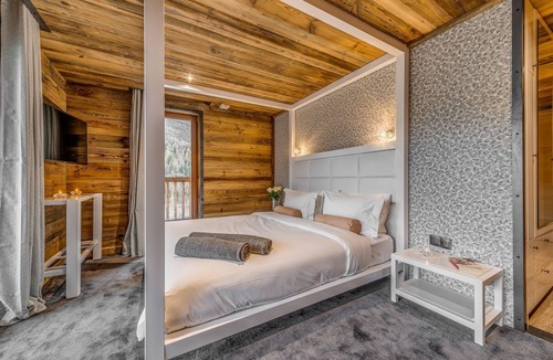 Les Brevieres Ski Chalet | Chalet Carte Blanche - Raven