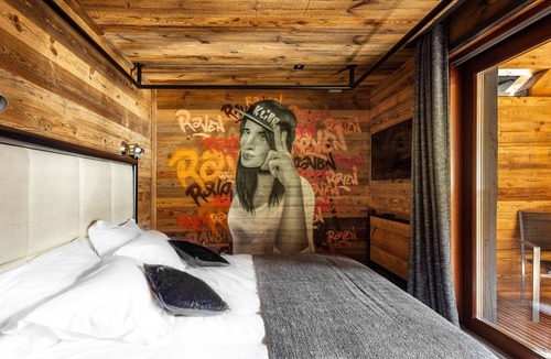 Les Brevieres Ski Chalet | Chalet Carte Blanche - Raven