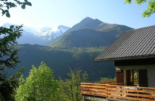 Le Freney-d'Oisans Ski Chalet | Chalet "Cert-Chevallier" with Private Garden & Wi-Fi