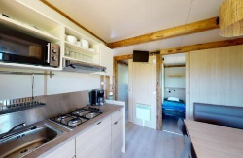 Vic-sur-Cere Other | Chalet cosy de 6 personnes avec terrasse à Vic-sur-Cère - API-1-52-1255