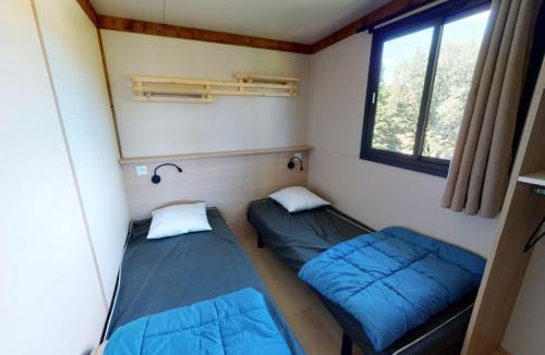 Vic-sur-Cere Other | Chalet cosy de 6 personnes avec terrasse à Vic-sur-Cère - API-1-52-1255