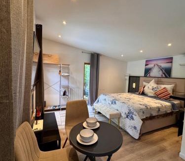 Meyzieu Centre Ski Chalet | Chalet cosy et coconing