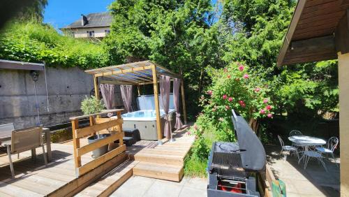 Aigueblanche House | chalet cosy, jacuzzi privé, calme, idéal moto rando vélo