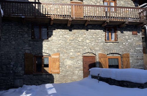 Bonneval-sur-Arc Ski Chalet | Chalet Cour des 3 Céline 6 Personnes Vieux Village