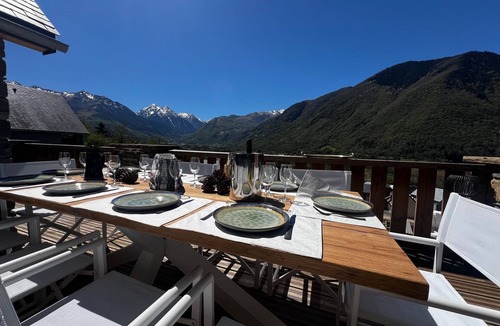 Guchan Ski Chalet | Chalet Crystal 4 étoiles.