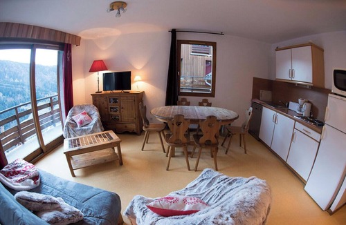 Vaujany Apartment | Chalet de Marie n°9 - Three Bedroom Apartment, Sleeps 8