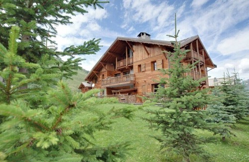 Mont-de-Lans Ski Chalet | Chalet Edelweiss LA Dibona DE Standing