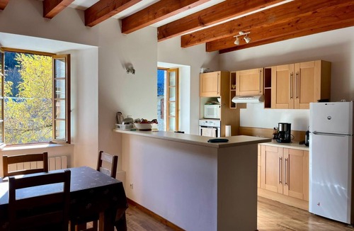 Cadeilhan-Trachere Ski Chalet | Chalet Familial Dans Petit Village des Pyrénées