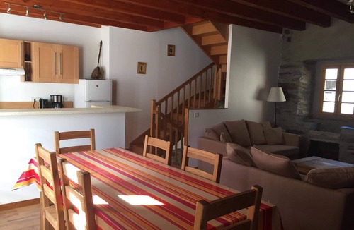 Cadeilhan-Trachere Ski Chalet | Chalet Familial Dans Petit Village des Pyrénées