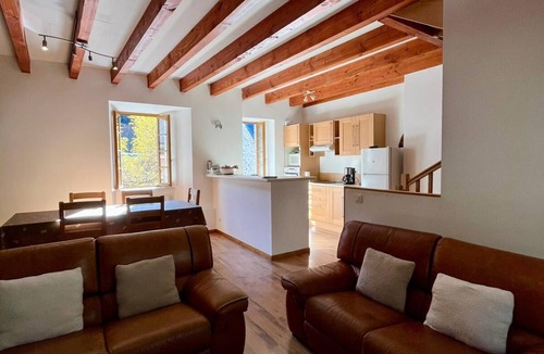Cadeilhan-Trachere Ski Chalet | Chalet Familial Dans Petit Village des Pyrénées