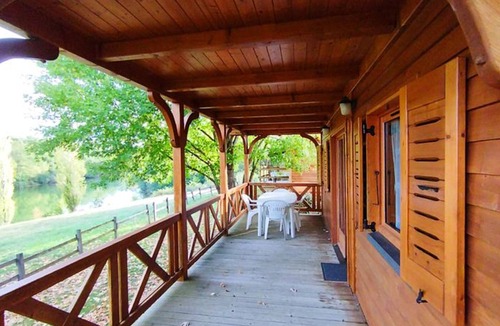 Naucelle Ski Chalet | Chalet for 4 with Terrace and Equipped Kitchen