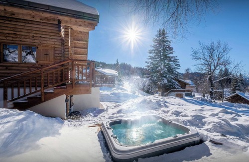 Les Gets Ski Chalet | Chalet Joux Verte - beautiful ski base for 8 with spa - OVO Network