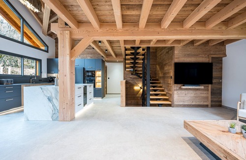 Valloire Ski Chalet | Chalet 'L'Orée' with Mountain View, Private Garden, and Wi-Fi