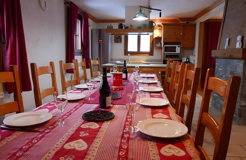 Les Varcins Ski Chalet | Chalet 'La Licorne' with Balcony and Wi-Fi