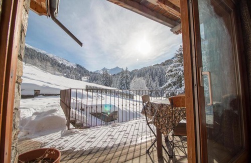 Meribel Ski Chalet | Chalet Le Cairn - unique and magnificient ski-in ski-out Chalet !