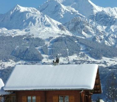 La Cote-dʼAime Bed & Breakfast | Chalet Le Paradou