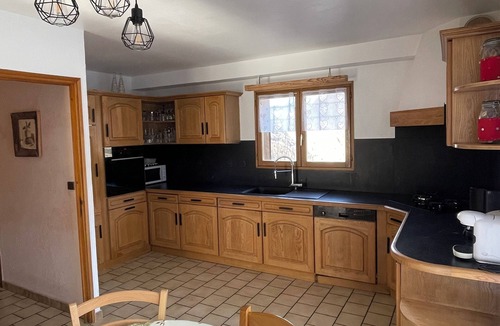 Villarlurin Ski Chalet | 🎿🏡 Chalet Les Lurins – Sleeps 10 – Near Méribel & Courchevel – 3 Valleys ⛷️🌿
