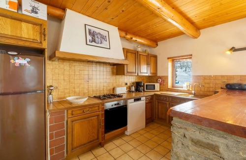 Bonneval-sur-Arc Ski Chalet | Chalet "Les Moulins" with Balcony, Shared Garden & Wi-Fi
