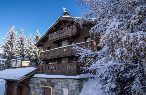 Meribel Ski Chalet | Chalet Matterhorn with outdoor hot tub and sauna