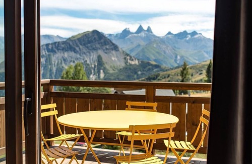 La Toussuire Ski Chalet | Chalet on the slopes with sauna - up to 14 guests
