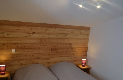Saint-Sorlin-d'Arves Cabin | Chalet Saint-Sorlin - 12 people