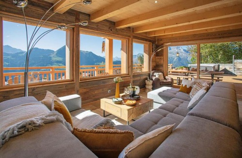 Manigod Ski Chalet | Chalet Serbijanka Alpine Retreat with Hammam Sauna and Jacuzzi for 14 Gueststs