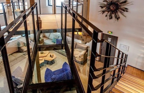 Bourg-Saint-Maurice Ski Chalet | Chalet Skis Aux Pieds| Piscine, Sauna & Jacuzzi