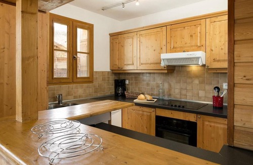 Bergers Ski Chalet | Chalet, terrace, fireplace or stove, parking, tv, 200-210m², Alpe d'Huez