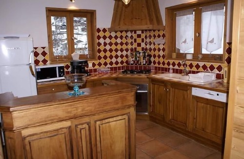 Champagny-en-Vanoise Ski Chalet | Chalet, view village/forest, terrace, balcony, fireplace or stove, tv, 120m², Champagny-en-Vanoise