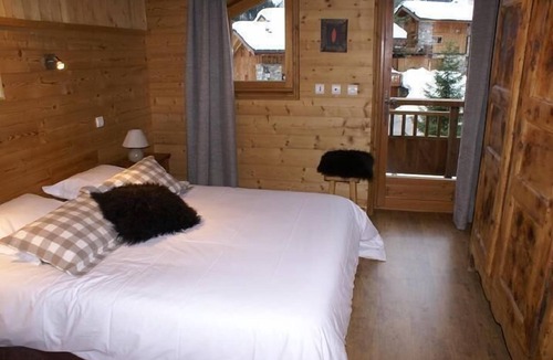 Champagny-en-Vanoise Ski Chalet | Chalet, view village/forest, terrace, balcony, fireplace or stove, tv, 120m², Champagny-en-Vanoise