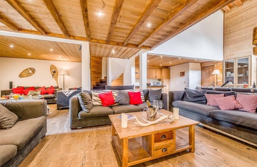 Les Brevieres Ski Chalet | Chalet, view ski slopes, sauna, terrace, balcony, fireplace or stove, tv, ski locker, 170m², Tignes