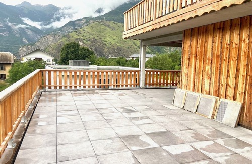 Saint-Jean-de-Maurienne Apartment | Chaleur Alpine | XXL Terrace & Mountain View
