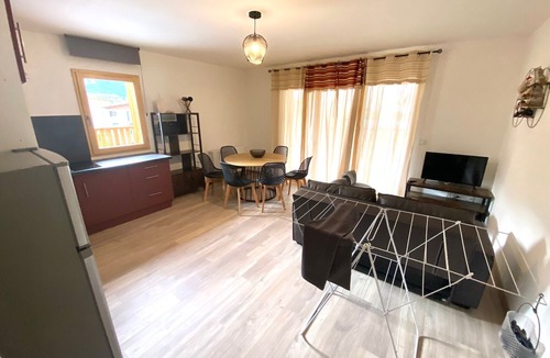 Saint-Jean-de-Maurienne Apartment | Chaleur Alpine | XXL Terrace & Mountain View