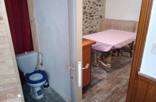 Saint-Laurent-de-Neste House | Chambre à petit budget pour personne simple