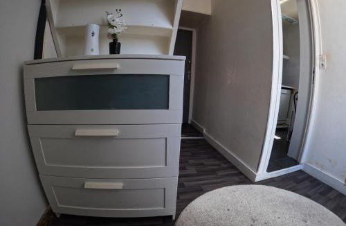 Bobigny House | Chambre 2 lits pour 4 personnes métro 5