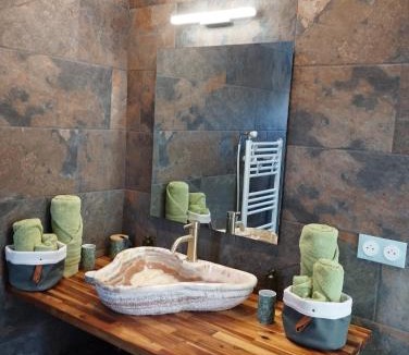 Grospierres House | Chambre 2 pers SPA Piscine