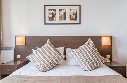 Meribel-Mottaret Hotel | Chambre Cosy Près des Pistes | Les 3 Vallées!