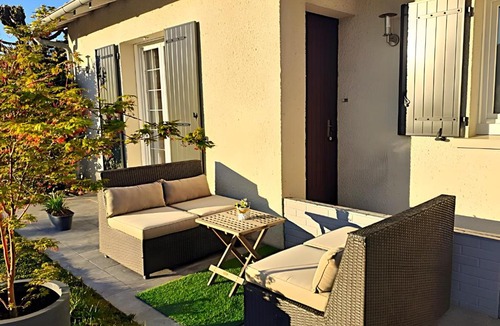 Feytiat Bed & Breakfast | Chambre D'hôtes Agapanthe
