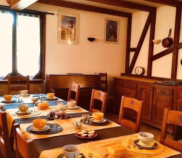 Mas-Saint-Chely Bed & Breakfast | Chambre d'hôtes Combes Les Aires de la Carline