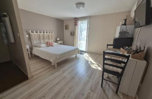 Creissels House | Chambre d hôtes indépendante dans village médiéval