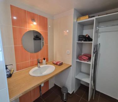 Creissels House | Chambre d hôtes indépendante dans village médiéval