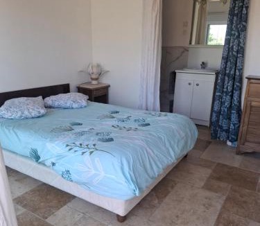 Lesparre-Medoc House | Chambre