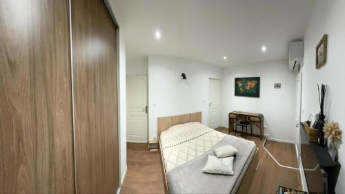 Rocbaron House | Chambre indépendante avec kitchenette extérieure
