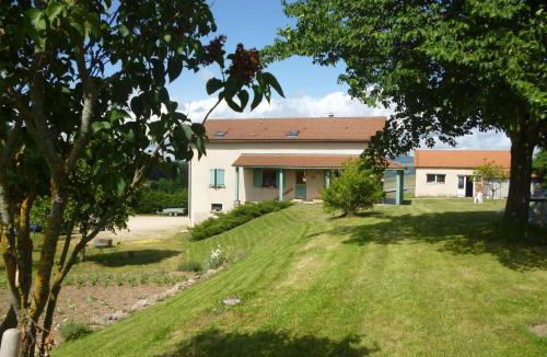 Alleyras Bed & Breakfast | Chambre Lilas à Alleyras - Animaux admis, Table d'hôtes, Terrains spacieux - FR-1-582-514