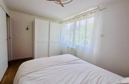 Brive-la-Gaillarde House | Chambre Maillard
