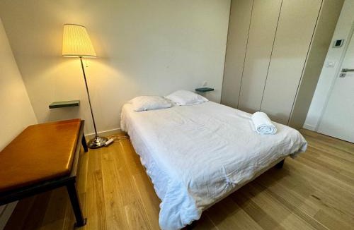Genay House | Chambre privée climatisée avec salle de bains partagée-le Sapin