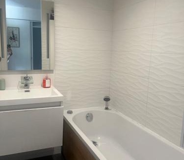 Meyreuil Bed & Breakfast | Chambre privée dansHavre de paix
