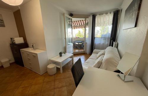Vaulx-en-Velin Apartment | Chambre Privée en colocation dans un appartement Vaulx en Velin Centre